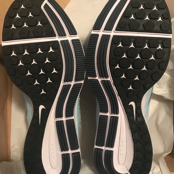 NEW Nike Bling! - Picture 3 of 4